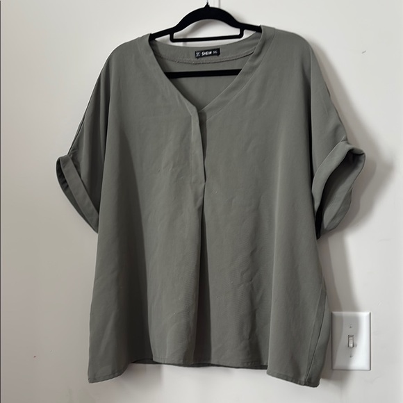 SHEIN Tops - Slouchy Forest Green V Neck Blouse Size 0X